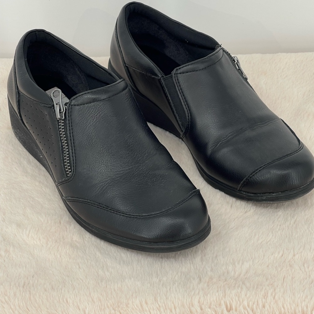 BARETRAPS, FANNAH WOMENS SIZE 10 M Black Leather Slip-On Shoes
